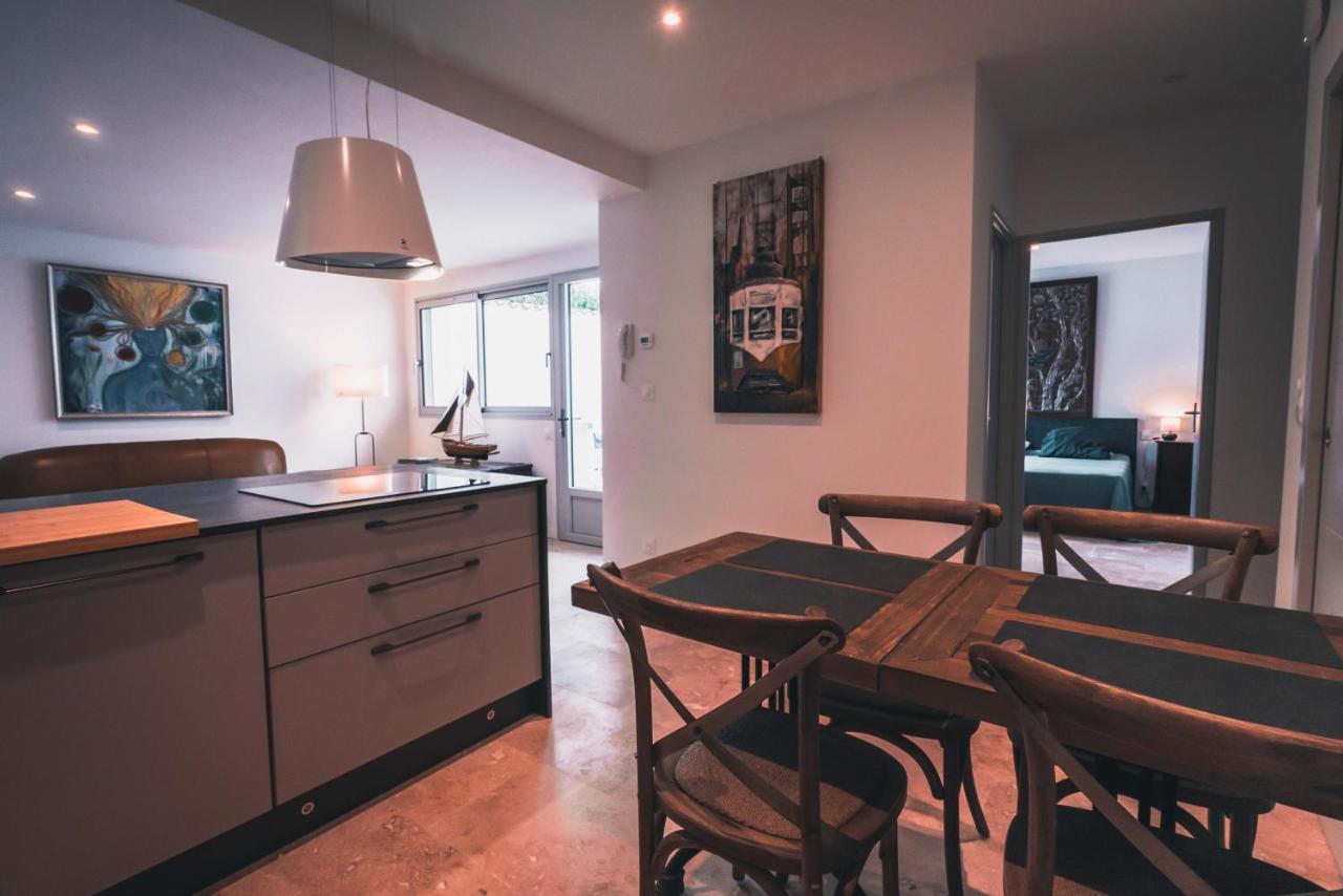 Appartement Avec Cour Privee Centre Ville Classe 4 Etoiles Remparts 1 La Rochelle  Exterior foto